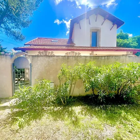 Affittacamere La Nimoise, Maison Familiale Avec Jardin 4*
