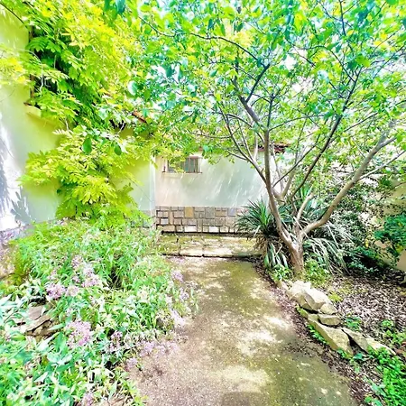 Affittacamere La Nimoise, Maison Familiale Avec Jardin