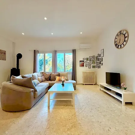 Affittacamere La Nimoise, Maison Familiale Avec Jardin