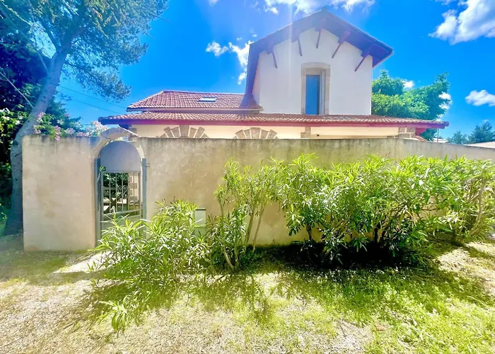 Casa de hóspedes La Nimoise, Maison Familiale Avec Jardin 4*