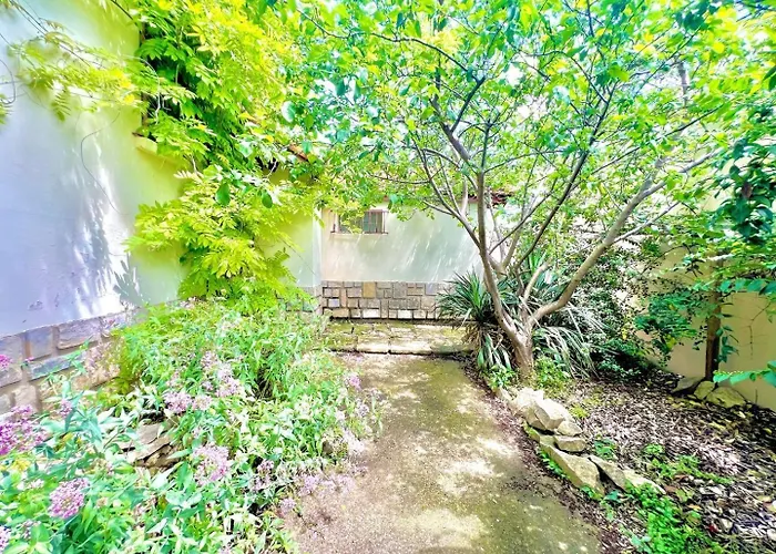 Casa de hóspedes La Nimoise, Maison Familiale Avec Jardin